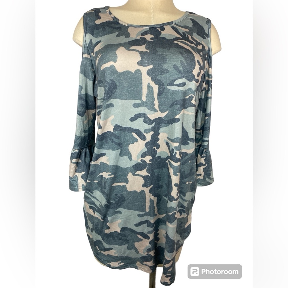 Pursuing Perfection Cold Shoulder 3/4” Ruffled Sleeve Women’s Medium